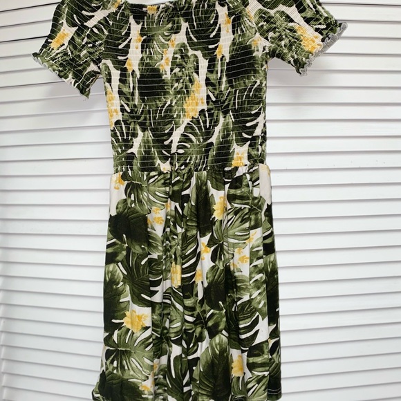 Size medium Romper - Picture 5 of 5